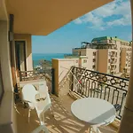 Goldensands Апартамент *
