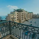 Апартамент Goldensands *