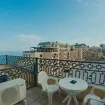 Goldensands Апартамент