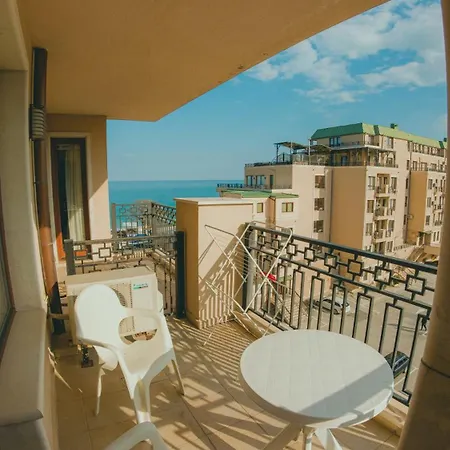 Goldensands Apartament *